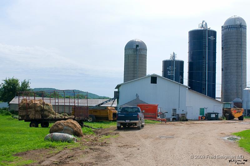 20080718_113828 D300 4200x2800.jpg - Farm Country along Wisconsin Route 60 which follows the Wisconsin River